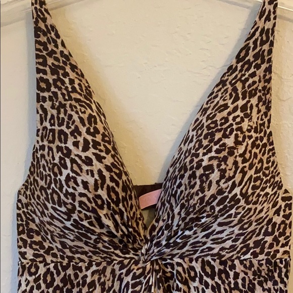 Victoria’s Secret sleep top w/built in bra - Picture 2 of 5